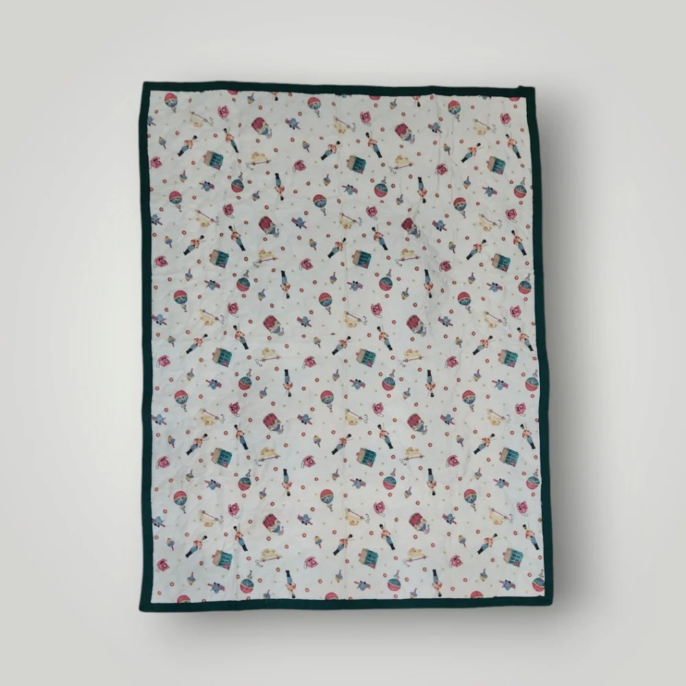 1994 Vintage Hunter Green Bear Ruffled Thick Baby Blanket Quilt Handmade